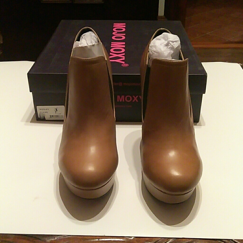 Mojo Moxy shoes